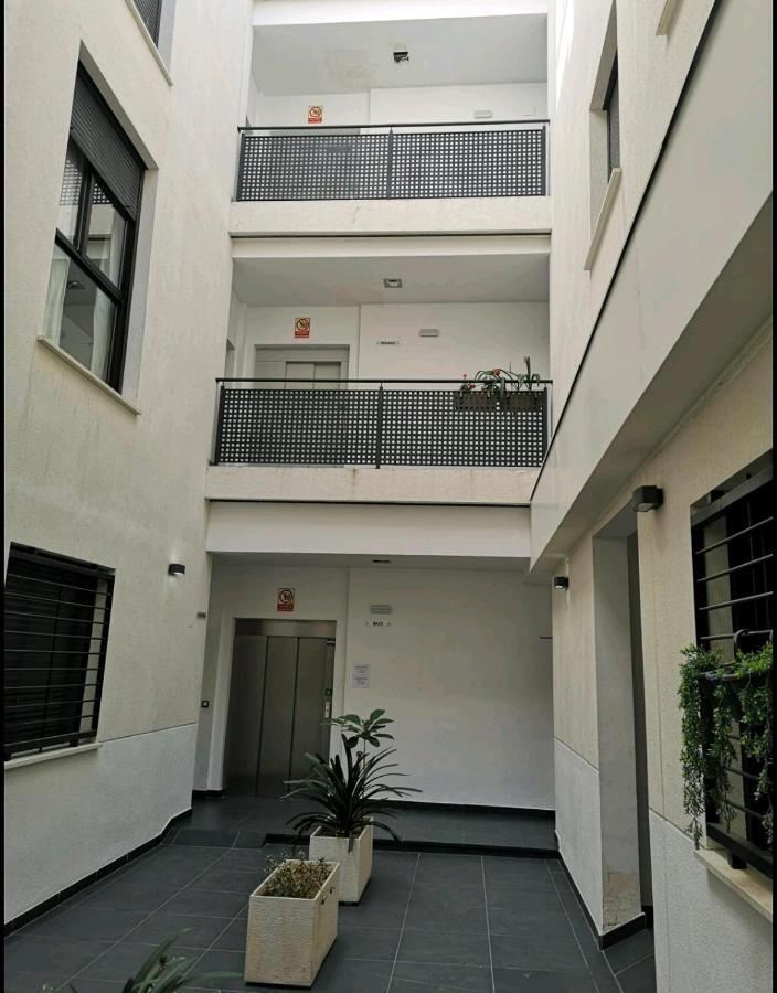 Stylish Apartment In The Heart Of Malaga With Pool Εξωτερικό φωτογραφία